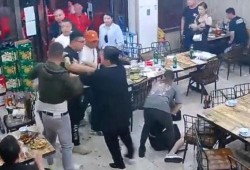 唐山打人爆料者被抓视频,真相与争议交织