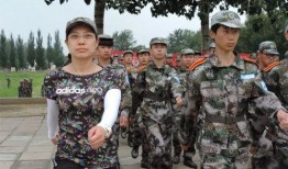 爆料小助手军训视频怎么弄,揭秘爆料小助手训练瞬间